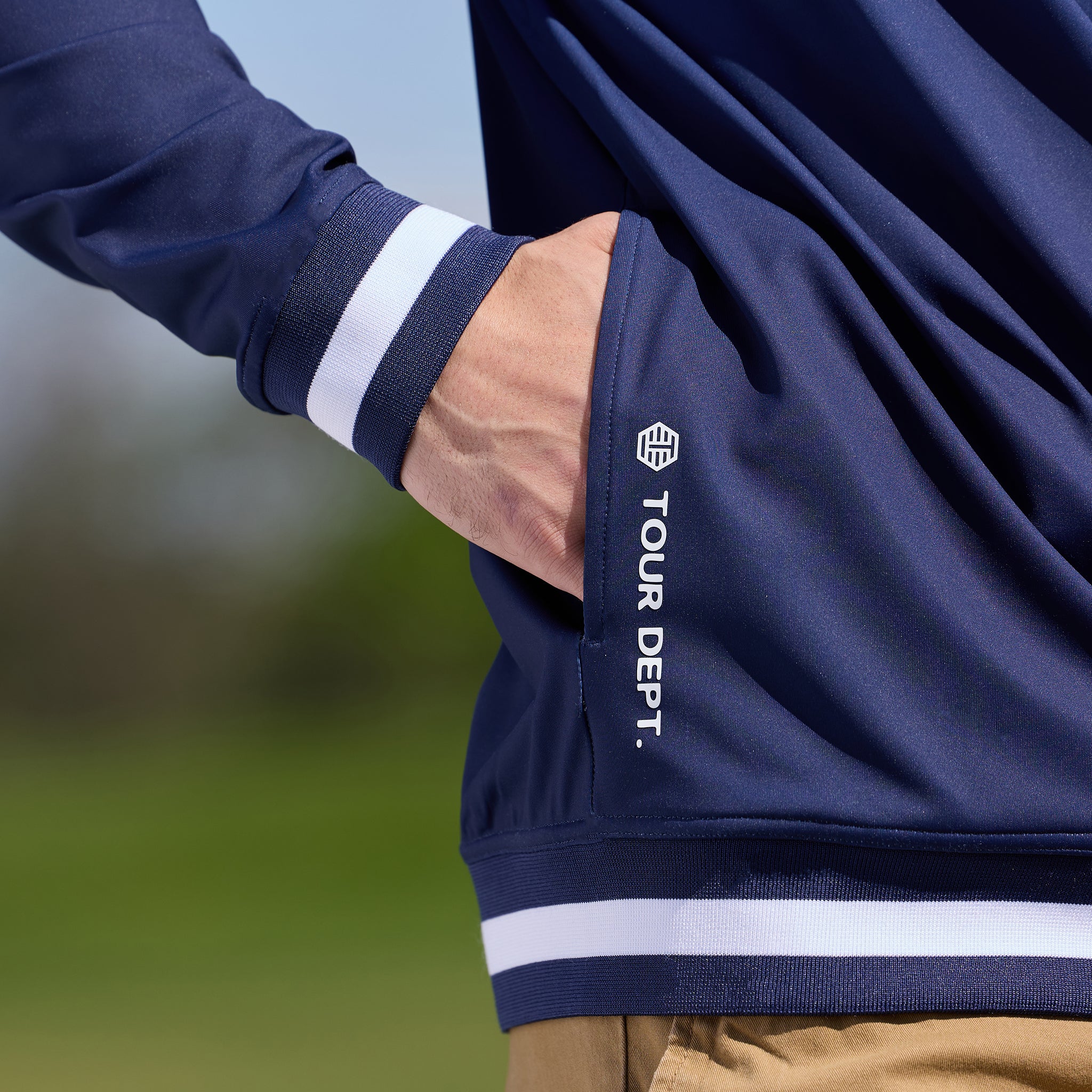 Bettinardi Redvanly Larkin Tour Dept. Wizard Hoodie (Blue Ombre) - Image 3
